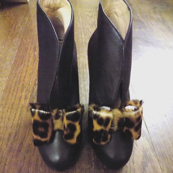 Vivienne Westwood Anglomania Black Leather Fur Bow Platform Heels Booties 37 6.5 - Picture 2 of 14